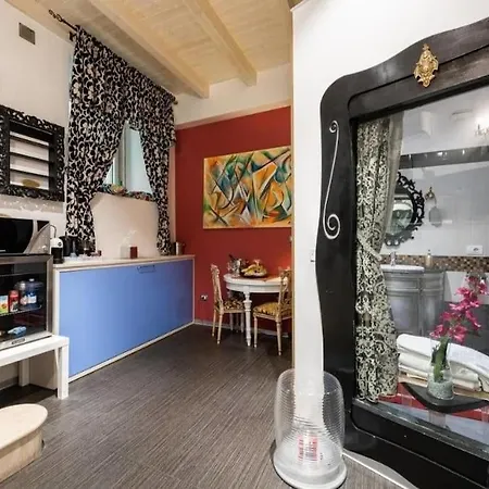 2 In The Historic Center Apartment