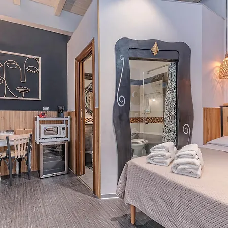 2 In The Historic Center Apartament Bari